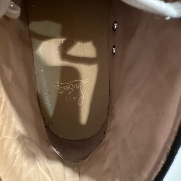 Christian Louboutin Rantus Orlato Flat Multi Glitter Ball
US 9 / EU 42 - Picture 7 of 8